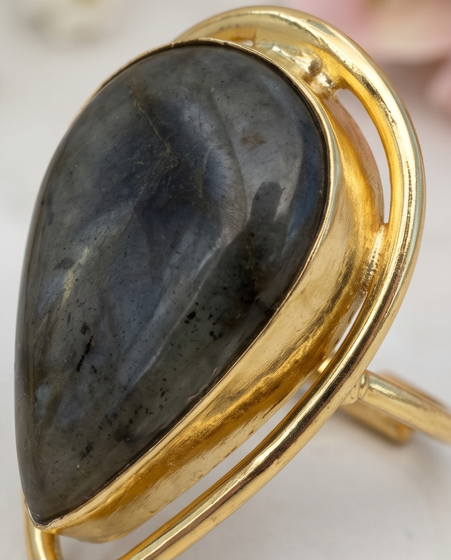 Bague cabochon de labradorite