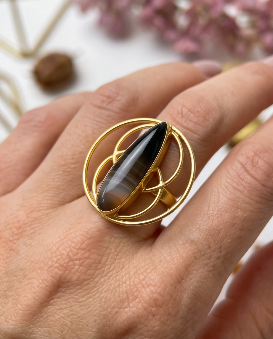 Bague agate grise rubanée – Design géométrique - Beeld 4 - Uniek handgemaakt sieraad