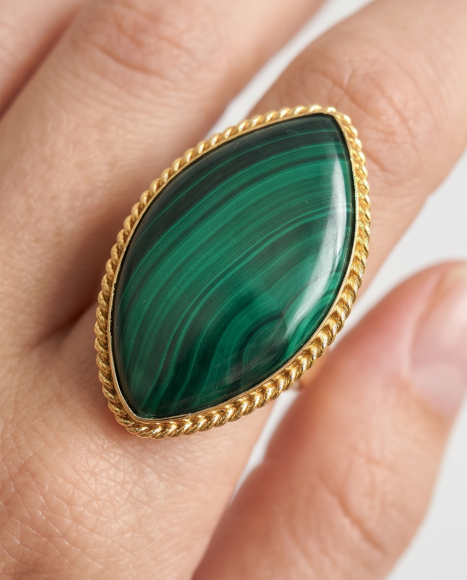 Bague malachite – Forme marquise - Beeld 3 - Uniek handgemaakt sieraad