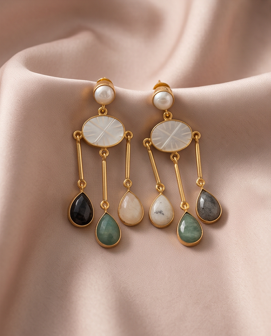 Boucles d’oreilles perles, nacre & pierres naturelles - View 2 - Unique handmade piece