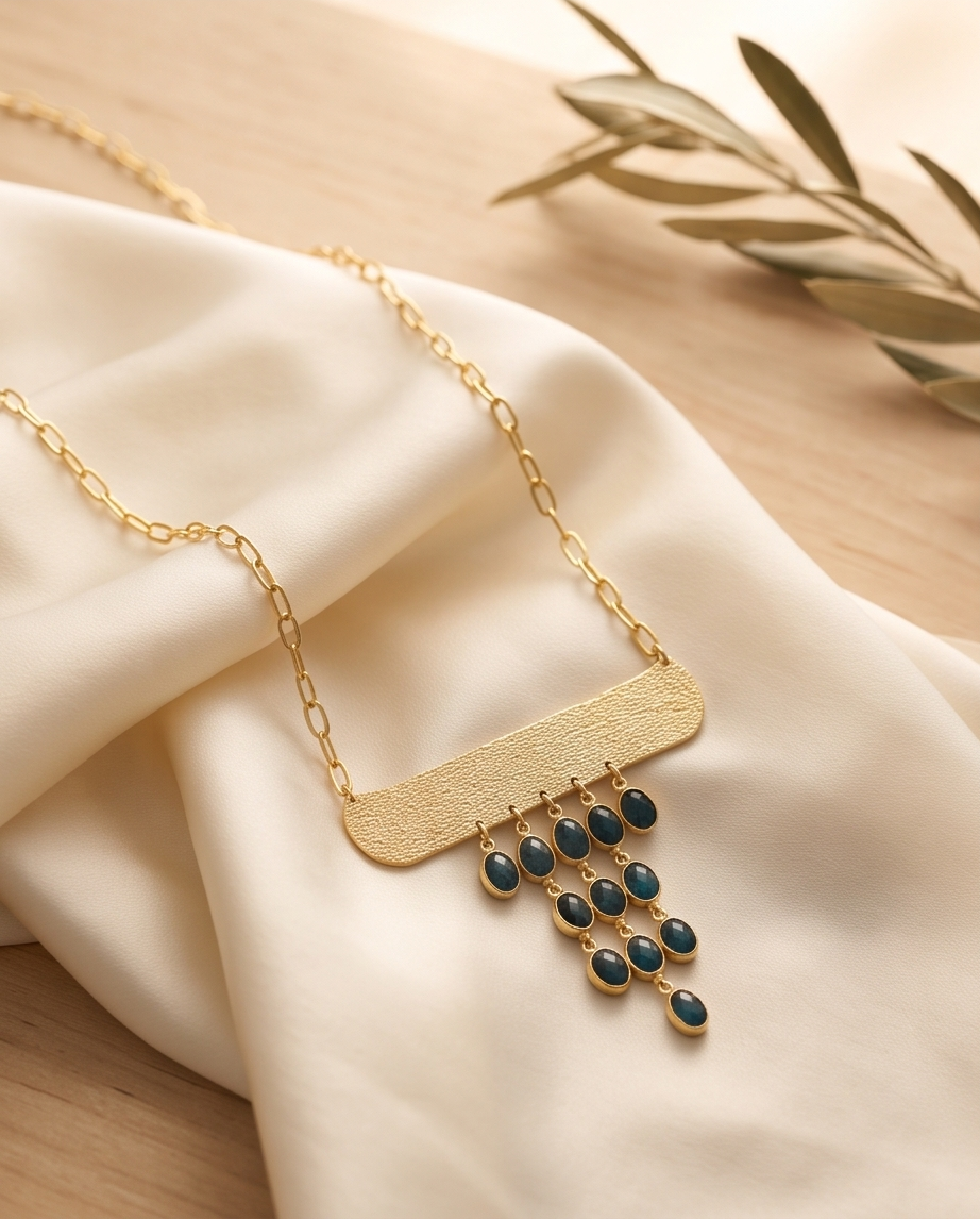 Collier statement racine de saphir. - Vue 1 - Pièce unique faite main