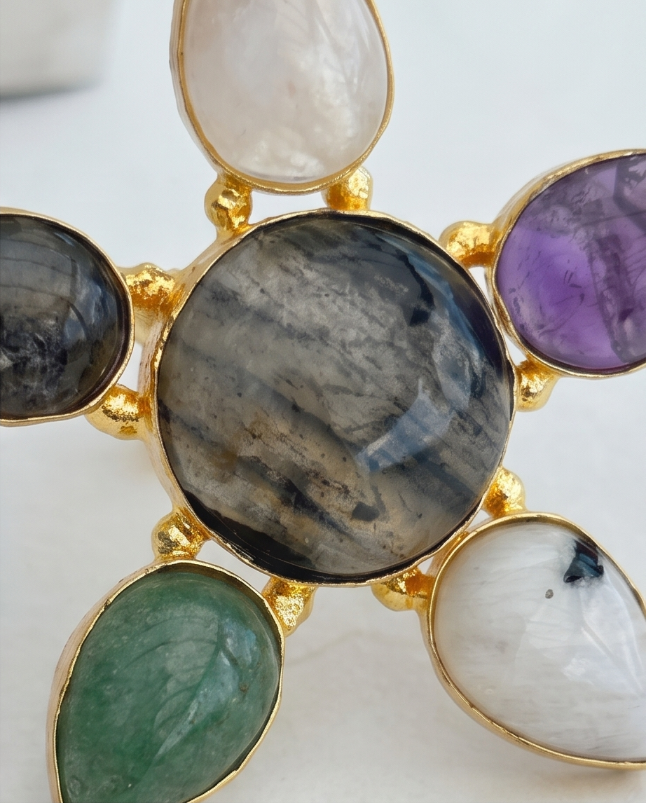 Bague fleurs sauvages. Labradorite, pierre de lune, améthyste et aventurine - Vue 4 - Pièce unique faite main
