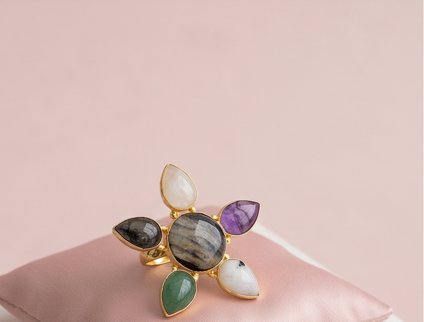 Bague fleurs sauvages. Labradorite, pierre de lune, améthyste et aventurine - Vue 2 - Pièce unique faite main