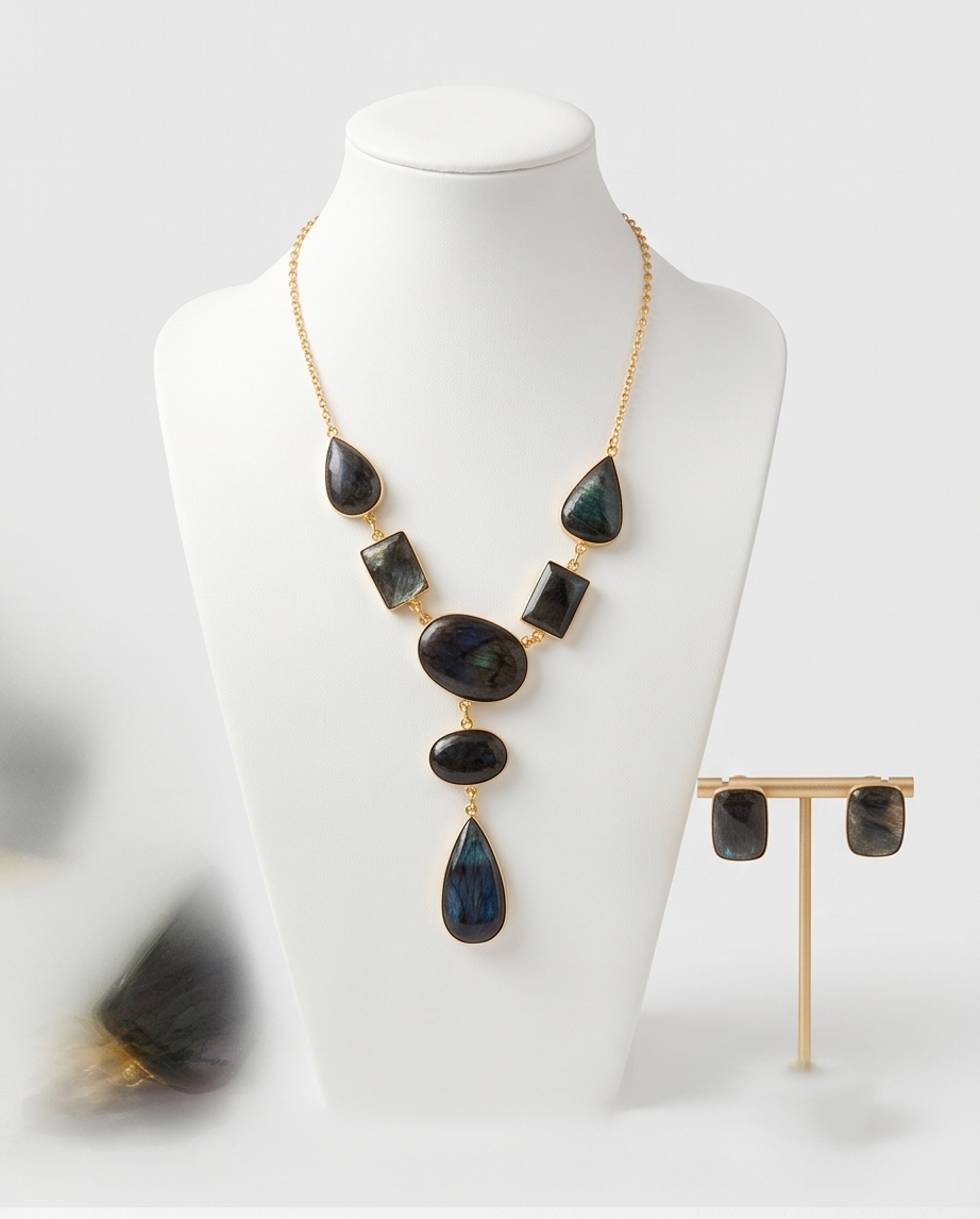 Collier cabochons de labradorite & boucles d’oreilles clous assorties - Vue 3 - Pièce unique faite main