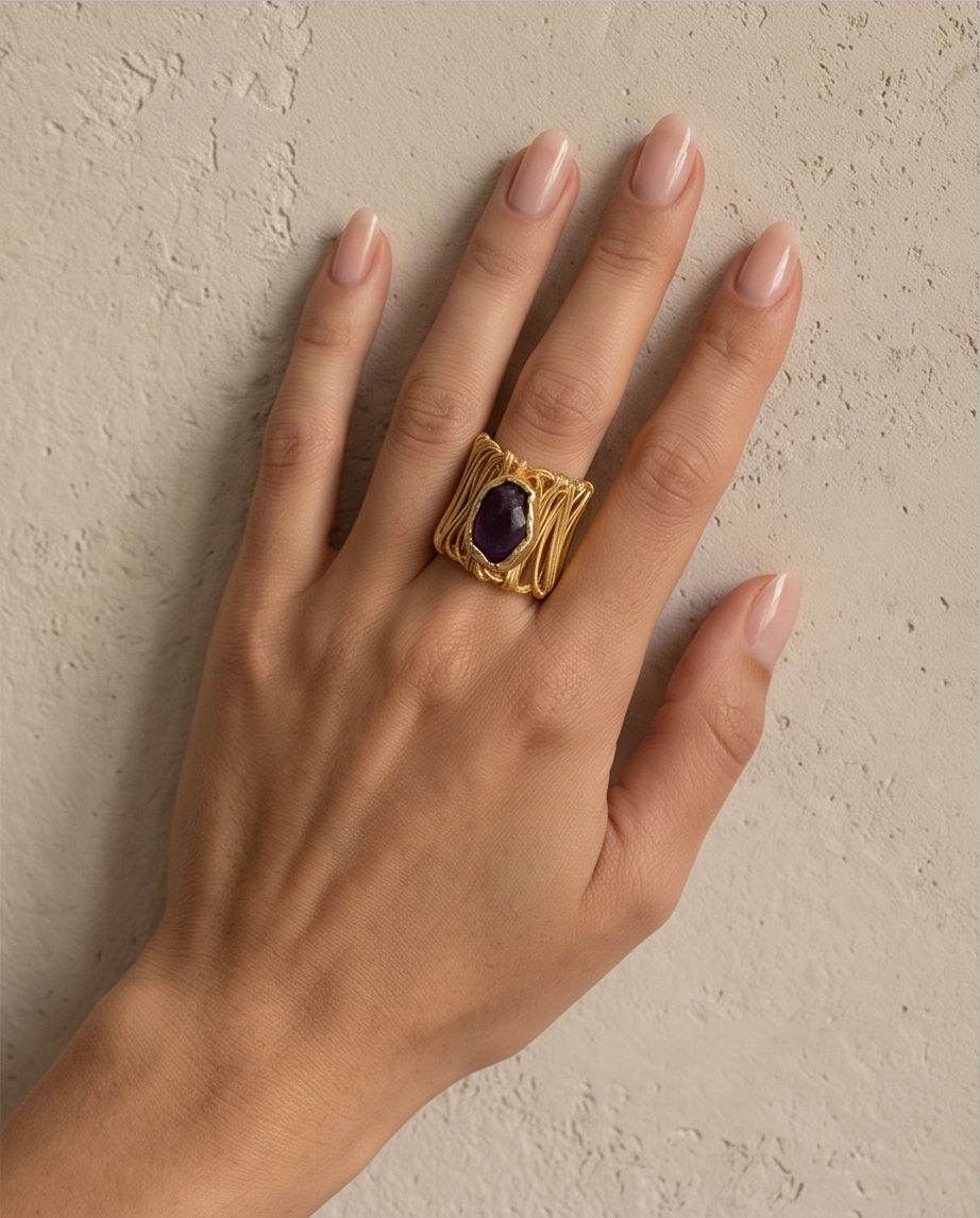 Bague Fil d’Or.  Améthyste polie